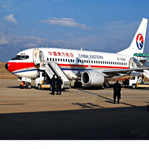 阿拉善左旗巴彦浩特航空快运业稳步发展的原因是什么？